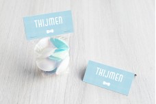 Blauw met strikje